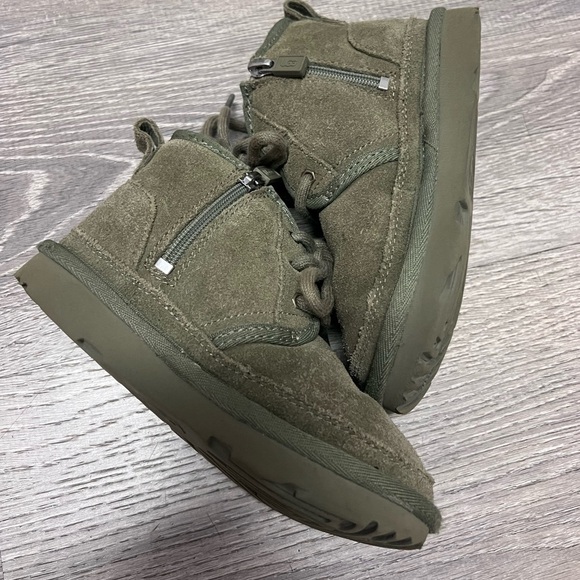 UGG Kids Neumel II Kids' Shoe Moss Green 11T - Picture 5 of 8